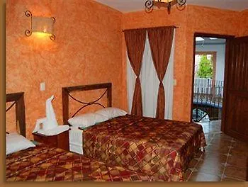 Hotel Alux פלאייה דל כרמן 2*,